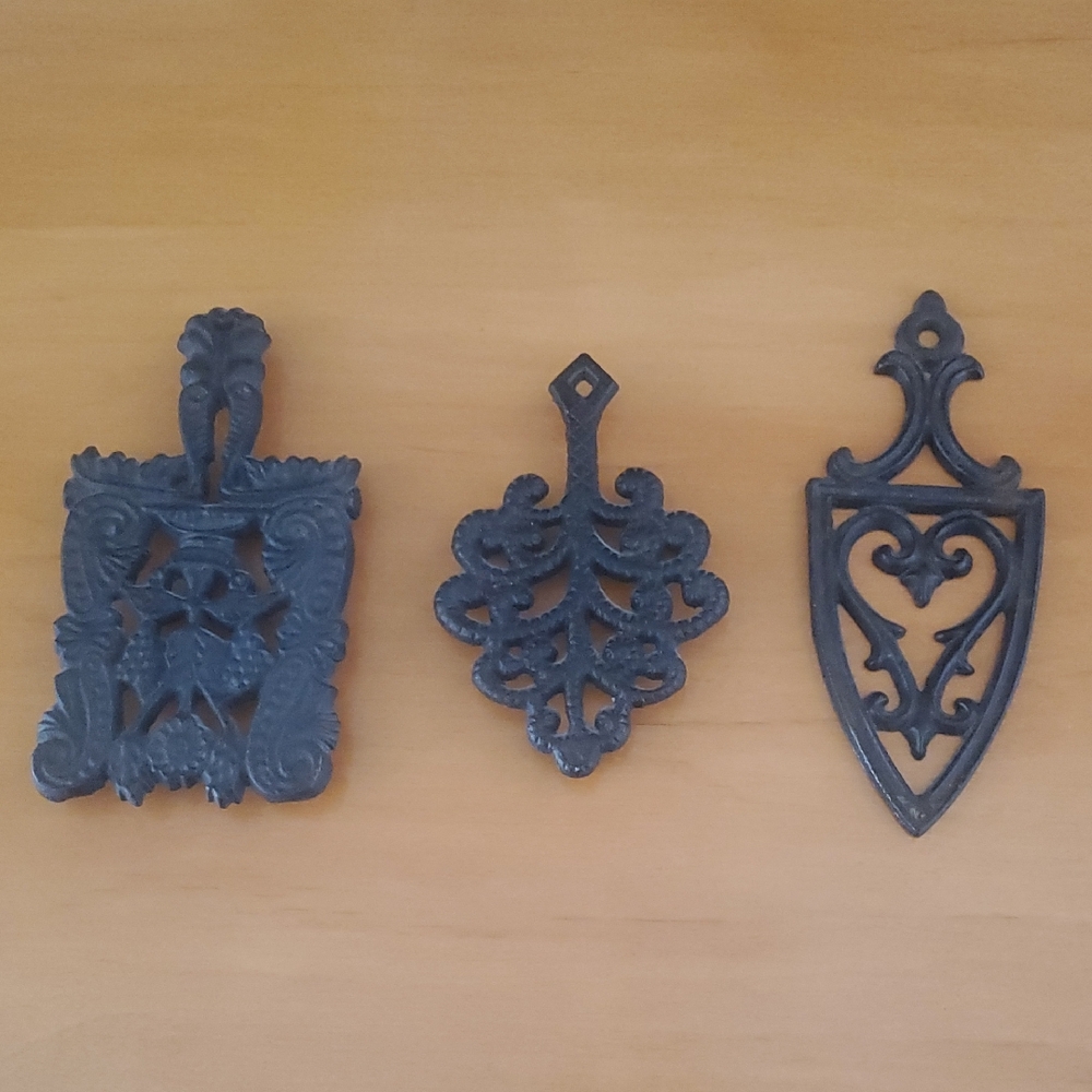Vintage Black Medal Trivets Wall Decor Set